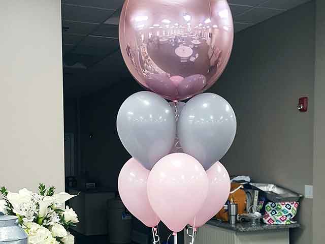 Baby shower balloon bouquet