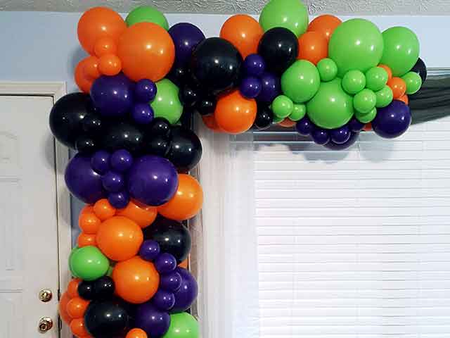 Halloween themed balloon garland