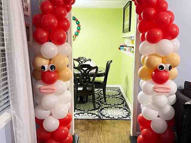 Balloon santa arch