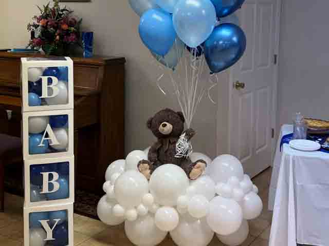 Teddy bear on clouds balloon design