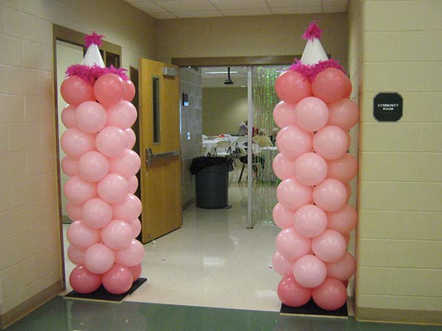 2 Balloon columns in the entrance of an event